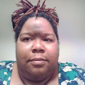 Meet your Posher, Yolanda